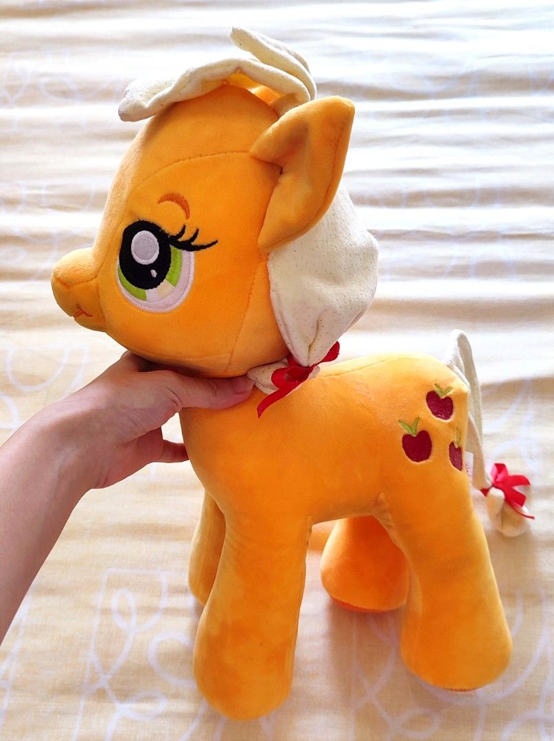 Applejack plush hotsell