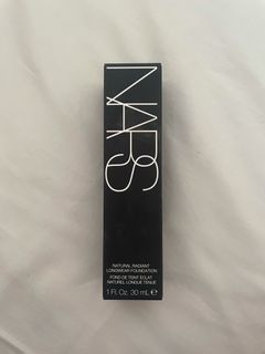 NARS Natural Radiant Longwear Foundation in Vanuatu