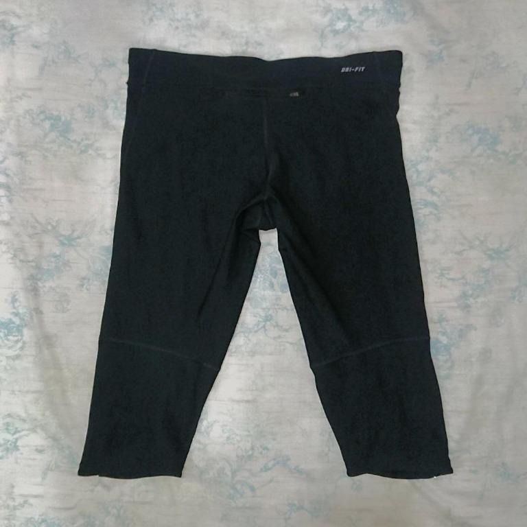 Nike capri, Women's Fashion, Activewear on Carousell