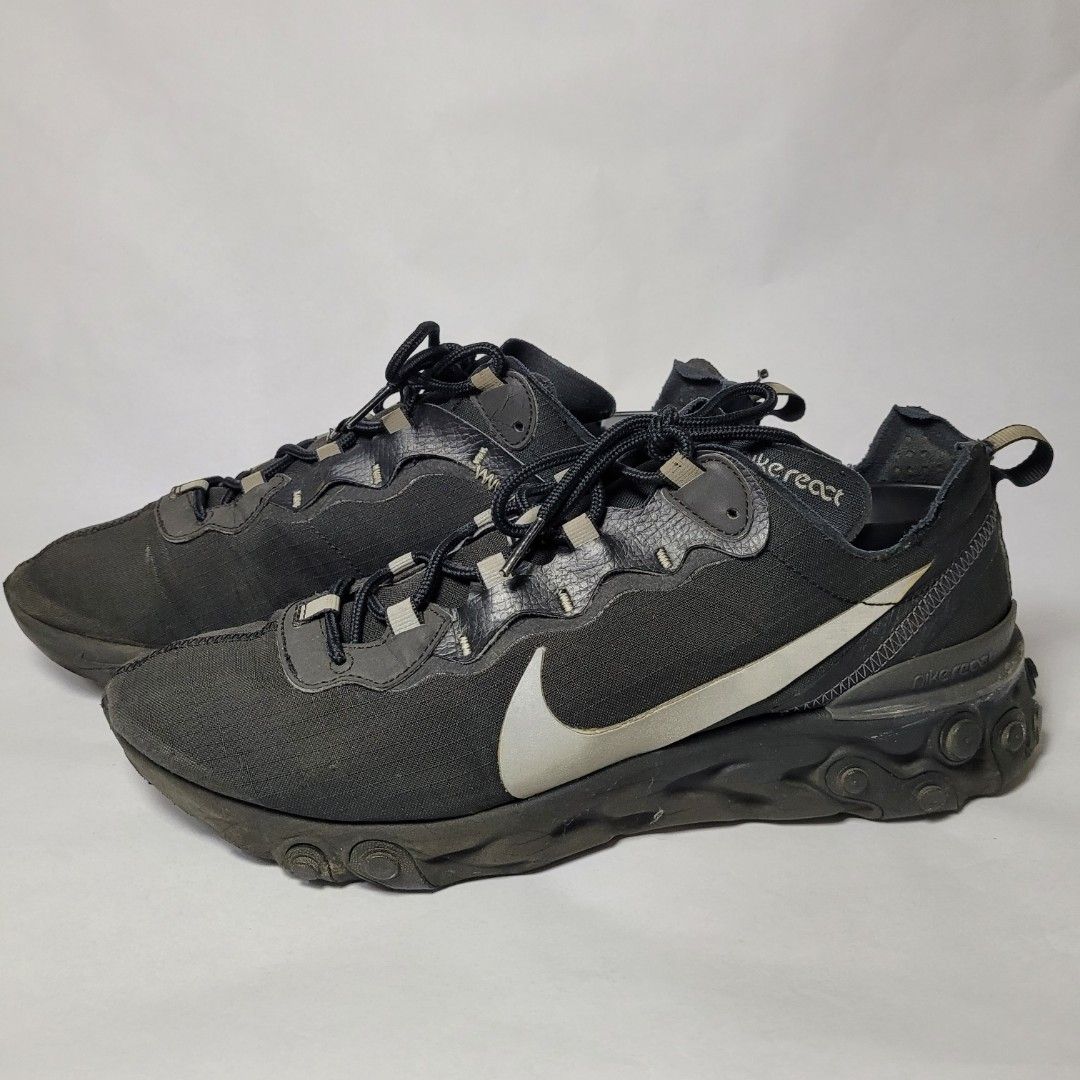 Triple black hot sale nike react 55