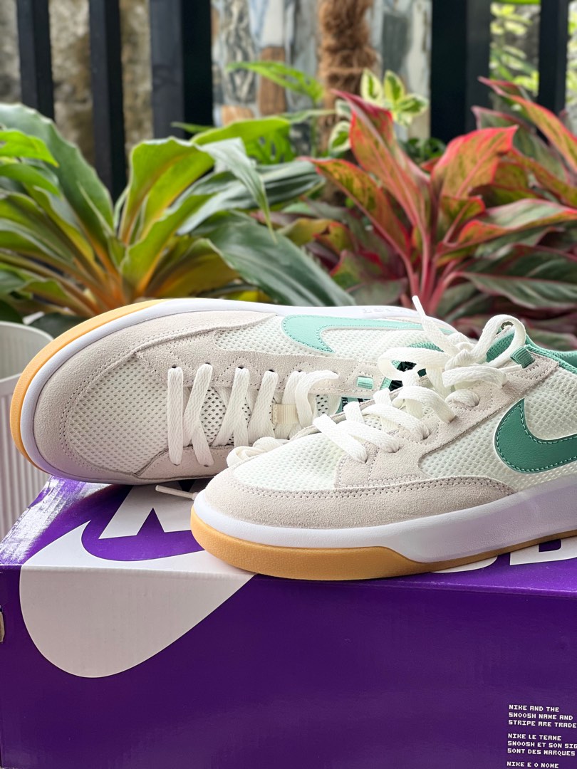 sneakers nike sb adversary