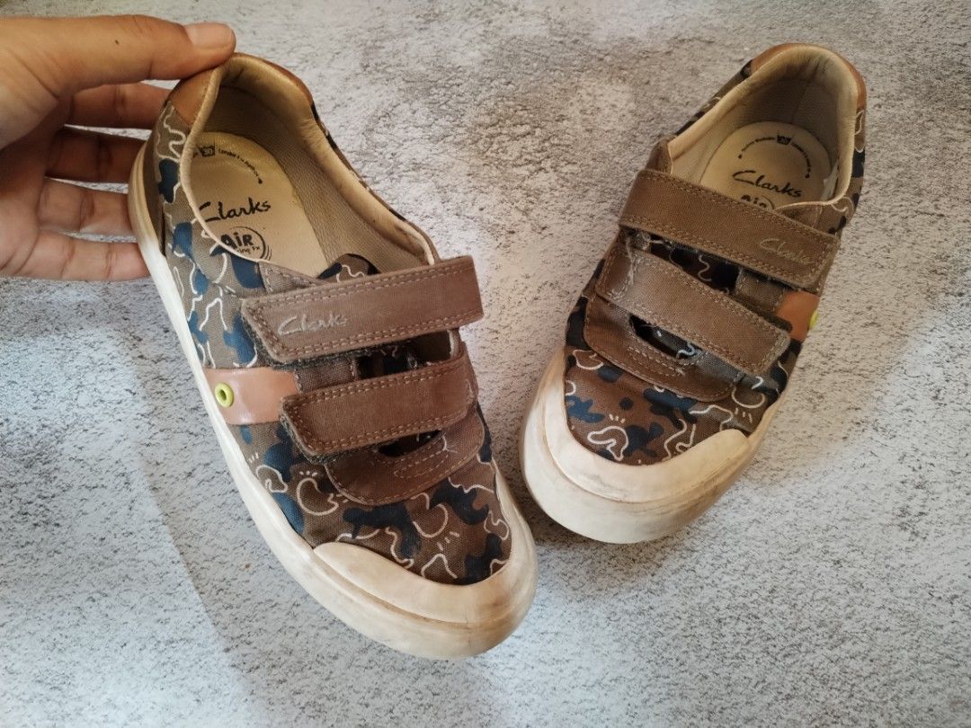 Clarks canvas deals