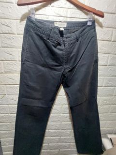 Original Gap khaki Black chino pants for Men size 30 flat front pants