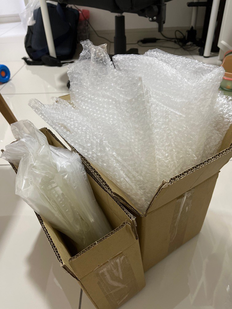 Packing material bubble wrap, boxes, Hobbies & Toys, Stationery