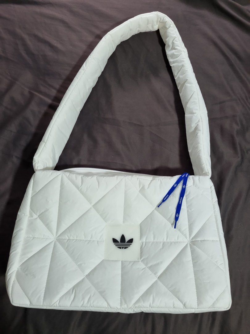 Poofy bag Adidas originals Korea Gangnam flagship store Women s
