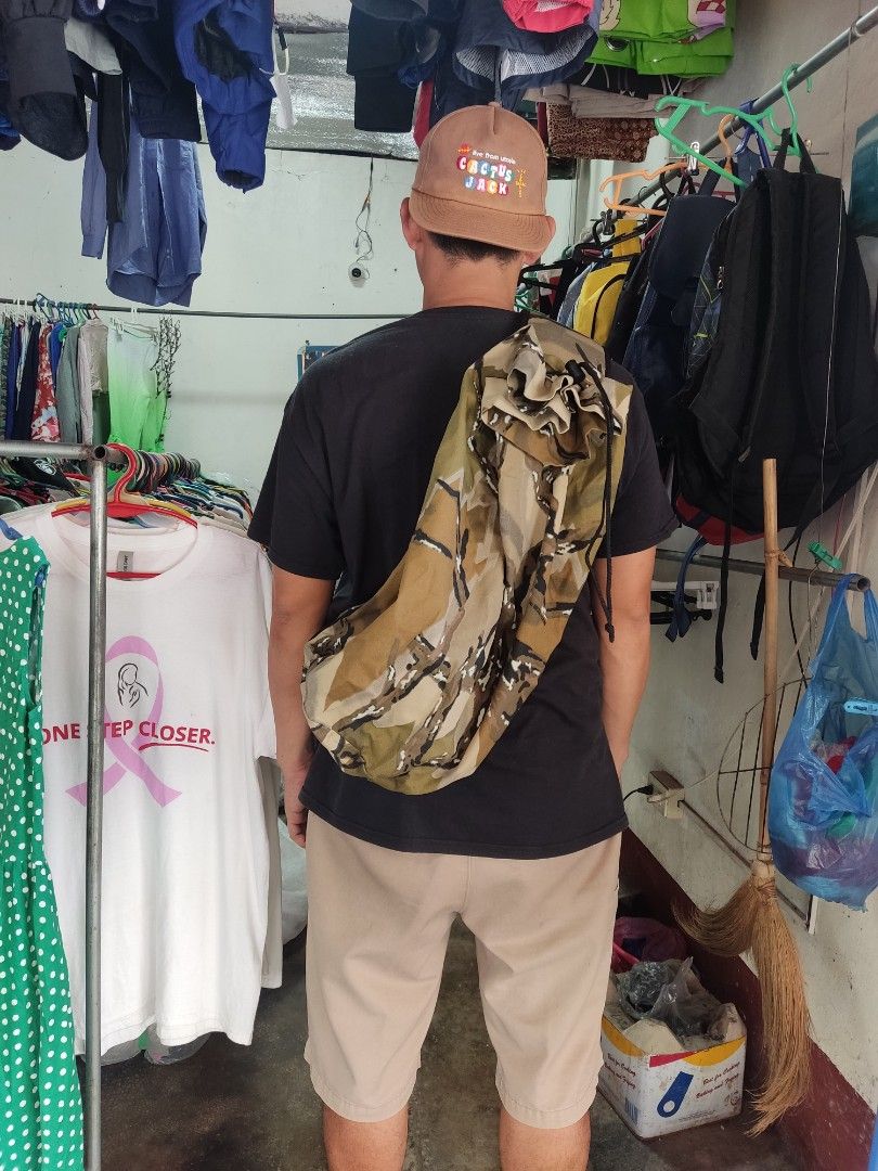 Predator tactical camou crossbody bag (Category: Backpacks) located in Brookes Point. Submitted by jaythrift_lowkey (Listing ID 1270254200, Image 1). Description: predator tactical camou cross body bag large size as new condition 1,500 add sf.