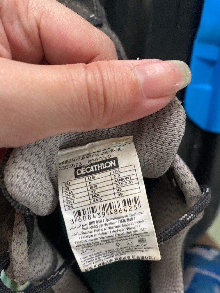 quechua waterproof trekking shoes