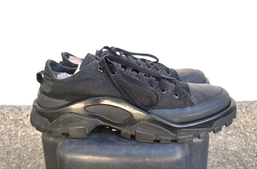 Raf simons shop detroit runner black