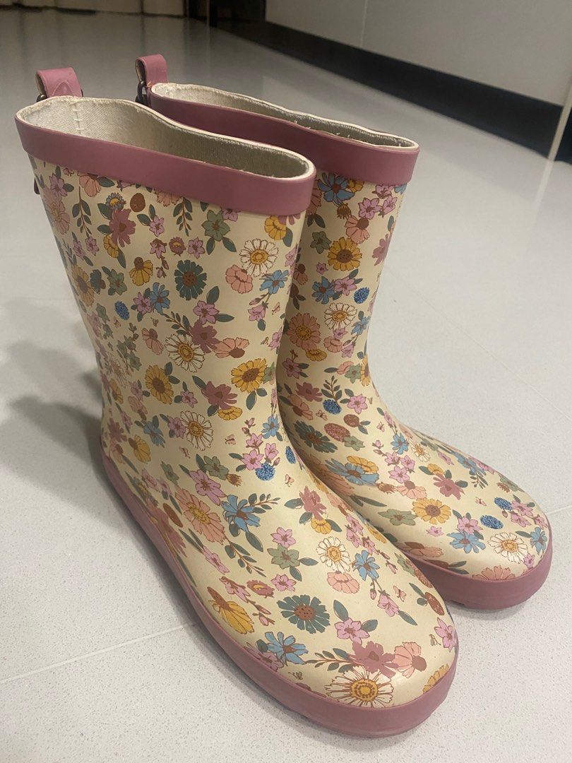 Rain boots clearance size 7