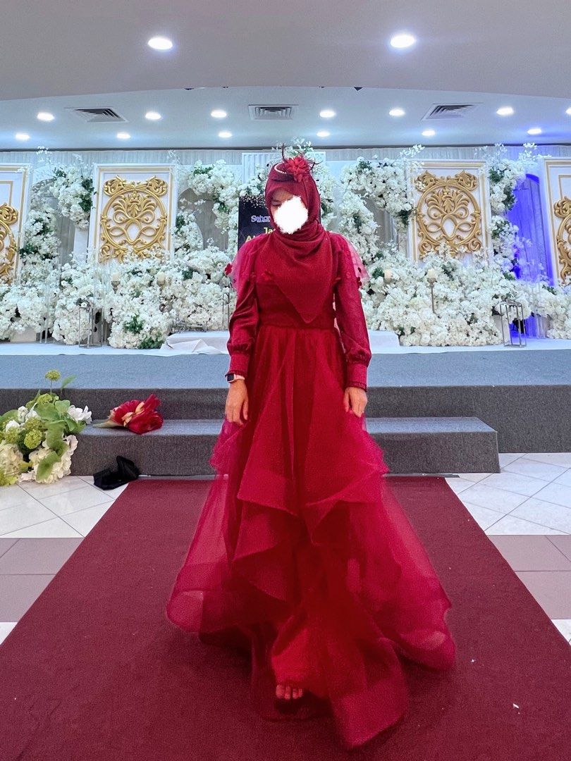 Red dress for dinner hotsell