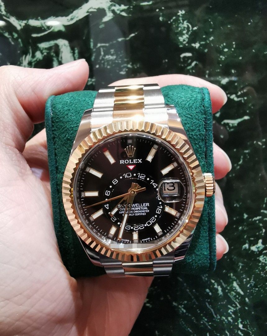 Gold sky dweller black face sales