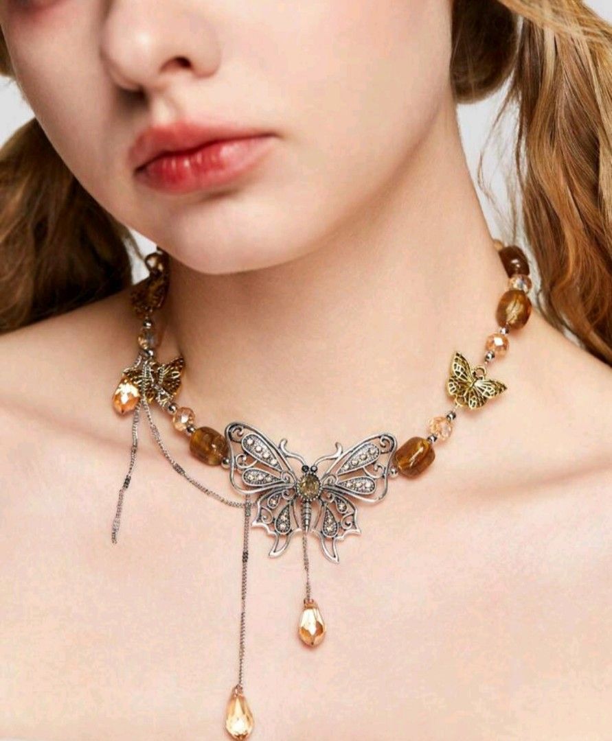 Romwe butterfly deals necklace