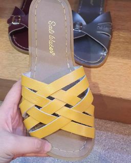 (Category: ) located in . Submitted by yourshoe (Listing ID 1270385239, Image 1). Description: .