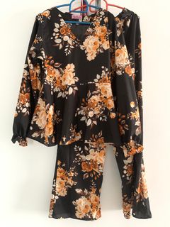 (Category: ) located in . Submitted by wanis_wardrobe (Listing ID 1270327094, Image 1). Description: .