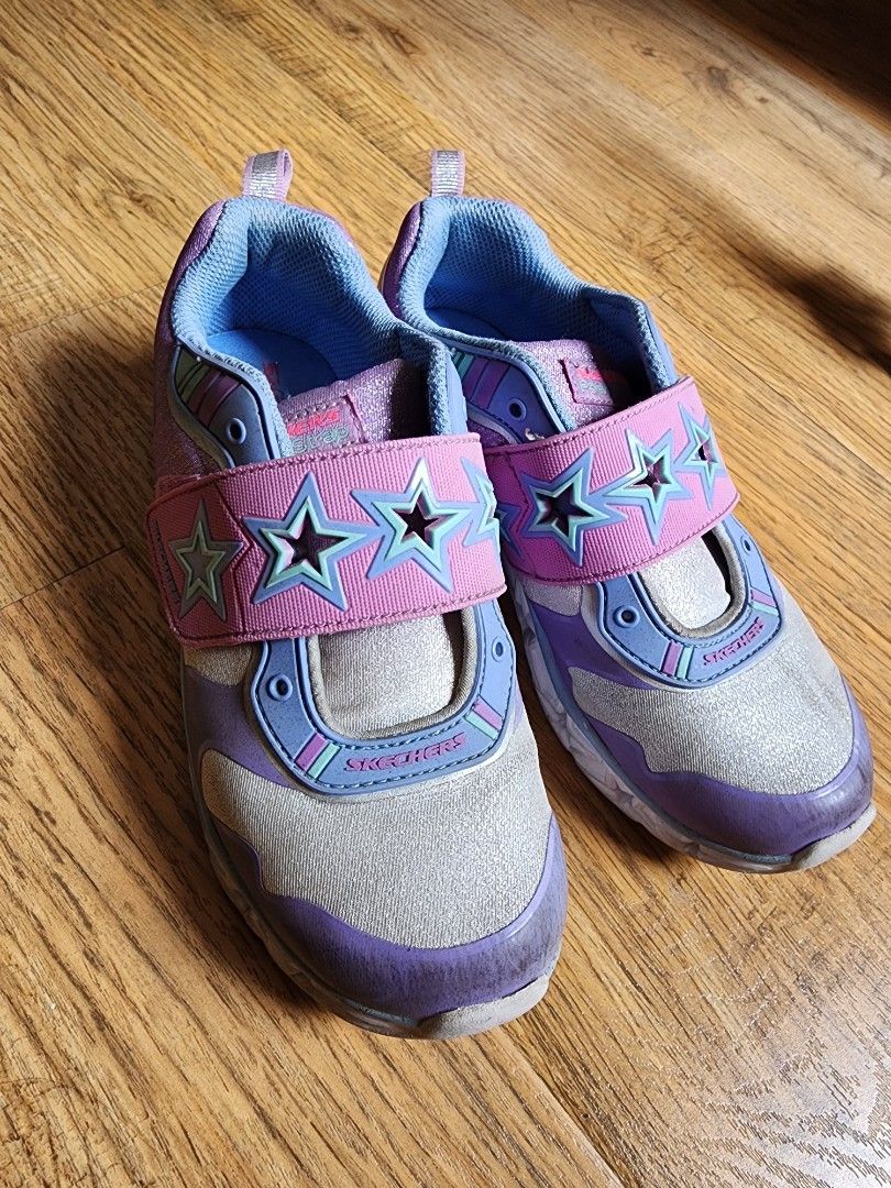 Sketchers with straps clearance