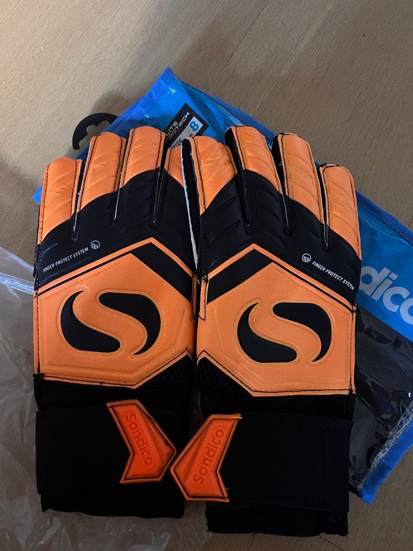 Sondico finger discount protection goalkeeper gloves