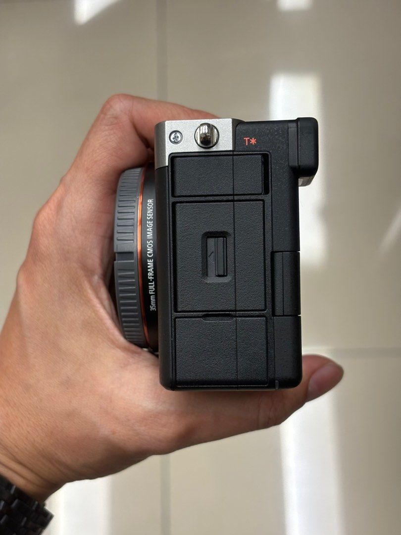 SONY A7C BODY SHUTTER COUNT 7k, Photography, Cameras on Carousell