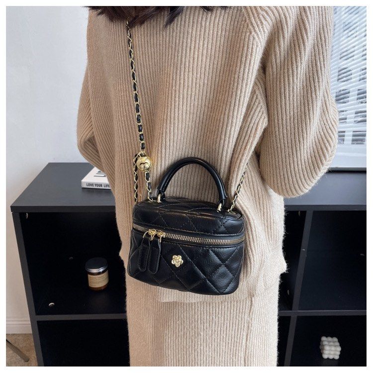 Chain cheap box bag