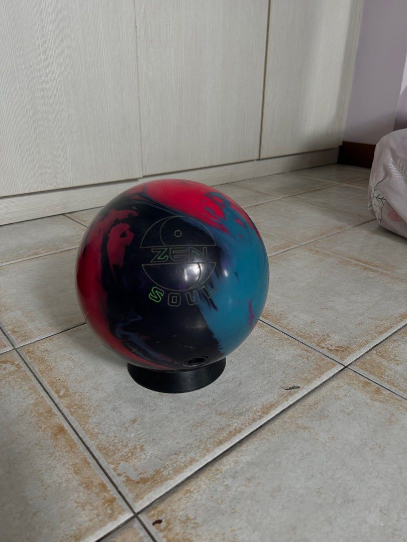 storm bowling balls, Sports Equipment, Sports & Games, Billiards