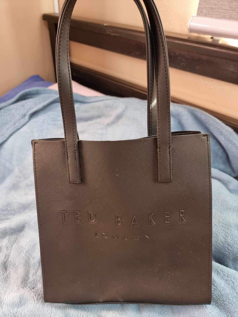 Ted baker (Category: Luxury Bags & Wallets) located in Antipolo. Submitted by cmss1998 (Listing ID 1270382744, Image 2). Description: Please see photos above Authentic.