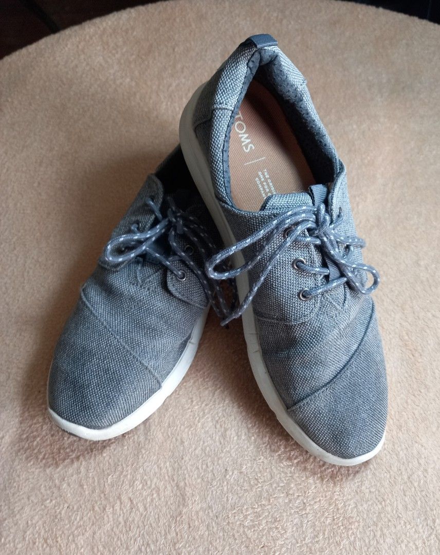 Do toms run small hot sale