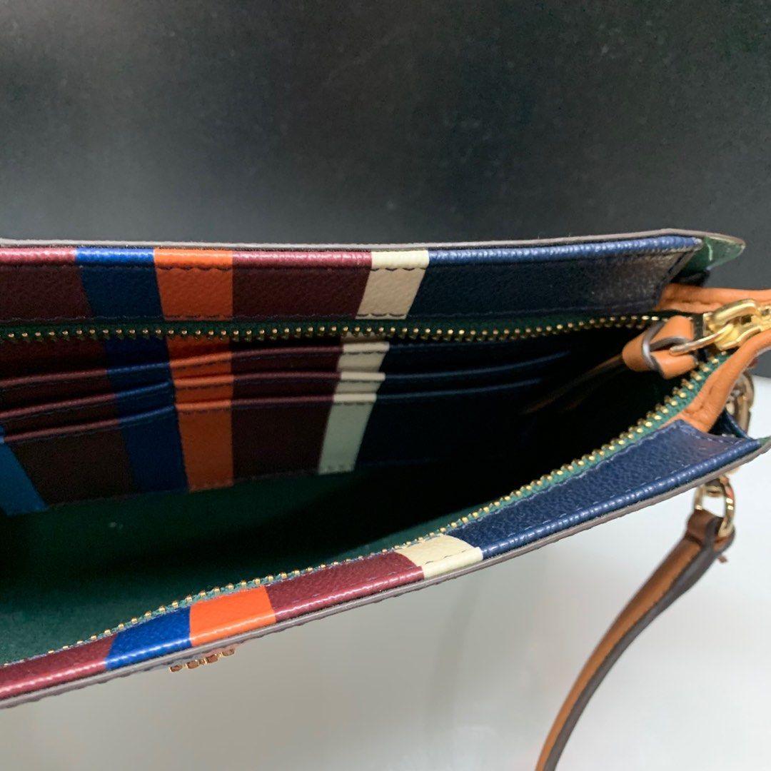 Tory Burch Sling Bag / Wallet On Chain (Category: Luxury Bags & Wallets) located in Manila. Submitted by urbanwear (Listing ID 1270363642, Image 2). Description: From USA .