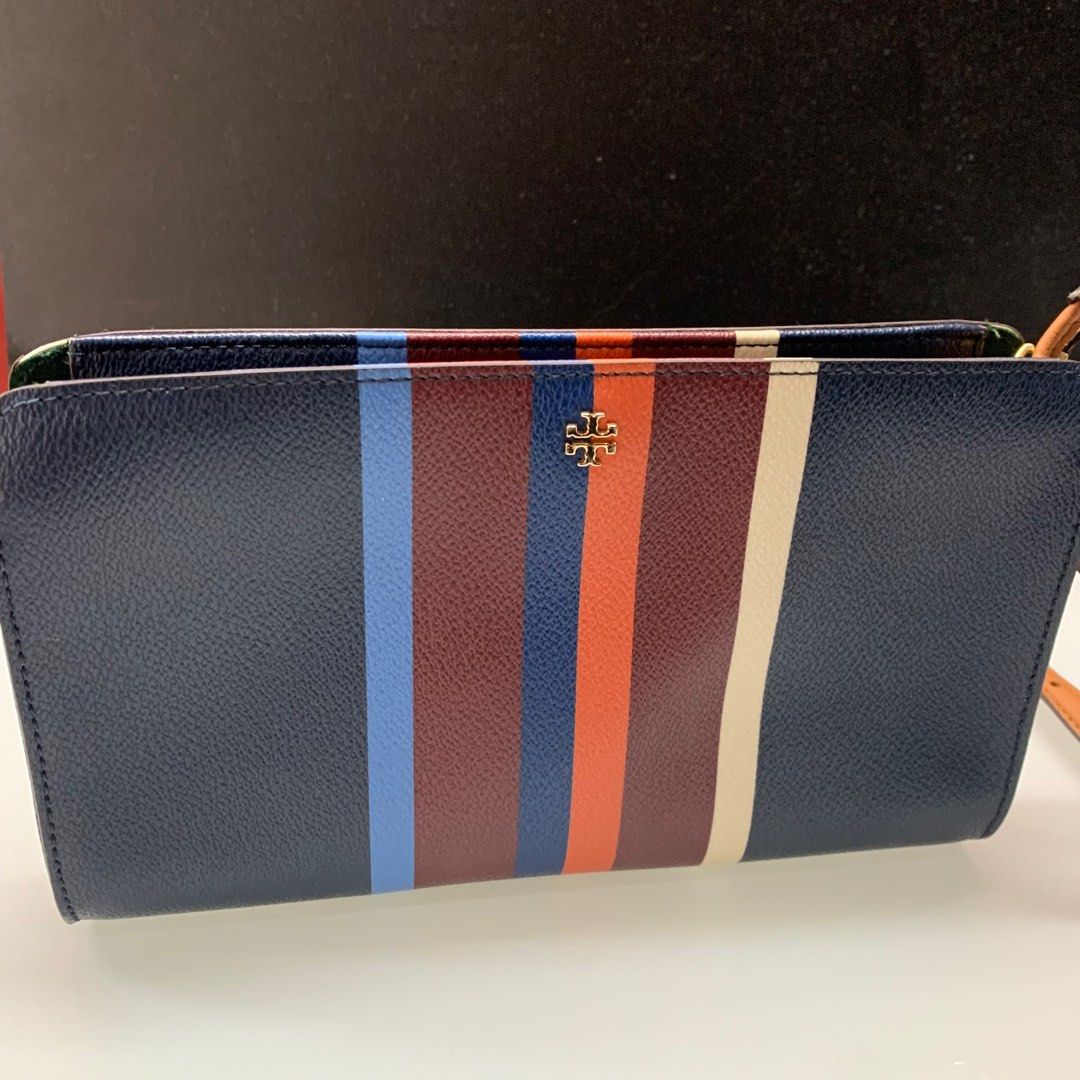 Tory Burch Sling Bag / Wallet On Chain (Category: Luxury Bags & Wallets) located in Manila. Submitted by urbanwear (Listing ID 1270363642, Image 1). Description: From USA .