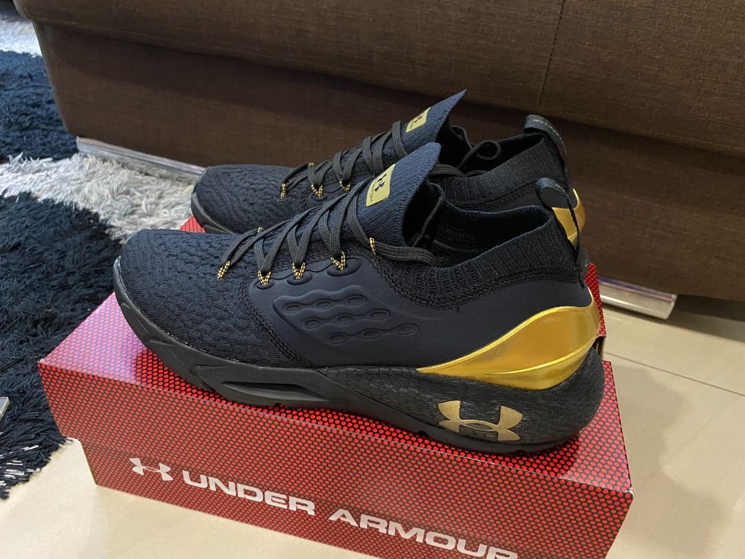 Under Armour Running Shoes Black Gold NEW Men s Fashion Footwear