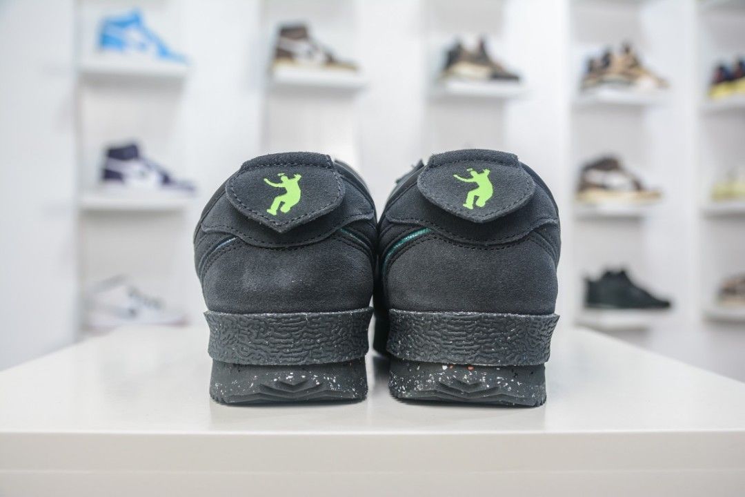 Nike cortez deals noir jordan