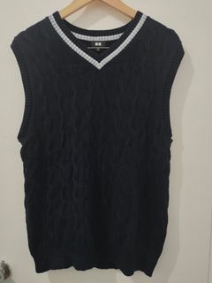 Uniqlo Knitted Vest (Navy Blue)
