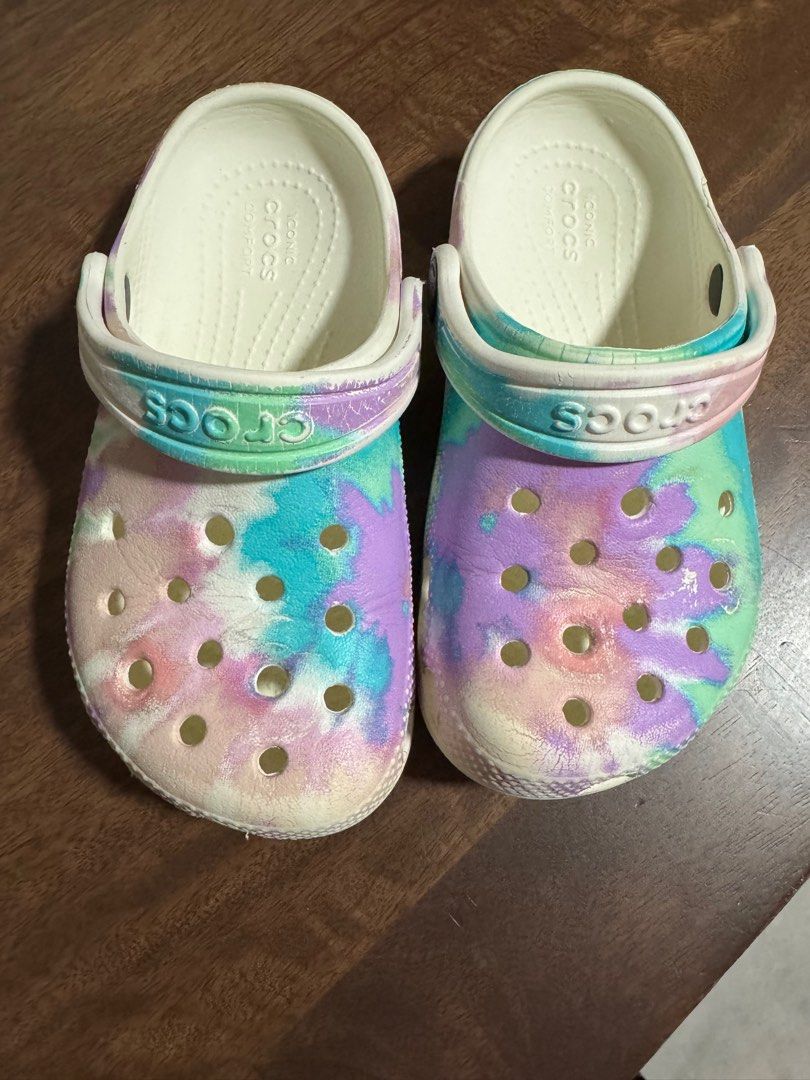 Used crocs 2025