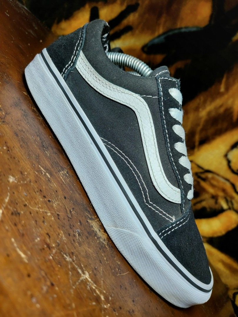 VANS OLD SCHOOL SIZE 5 men. Women 6.5 Women s Fashion Footwear