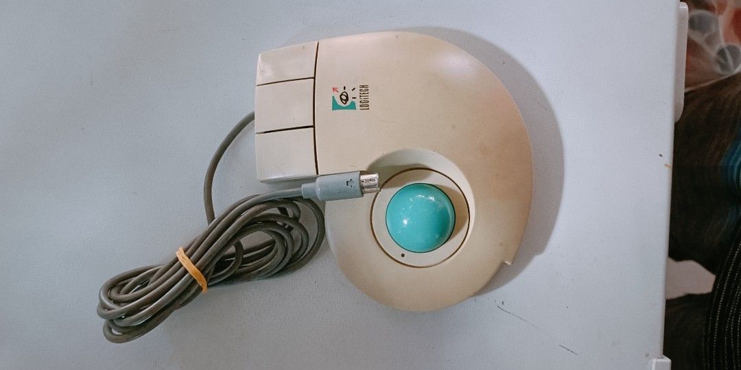Vintage mouse PS2:Logitech collectible item (Category: Computer Parts) located in Dasmarinas. Submitted by d.lelis (Listing ID 1270265048, Image 2). Description: Vintage PS2 mouse Logitech collection item FROM USA.