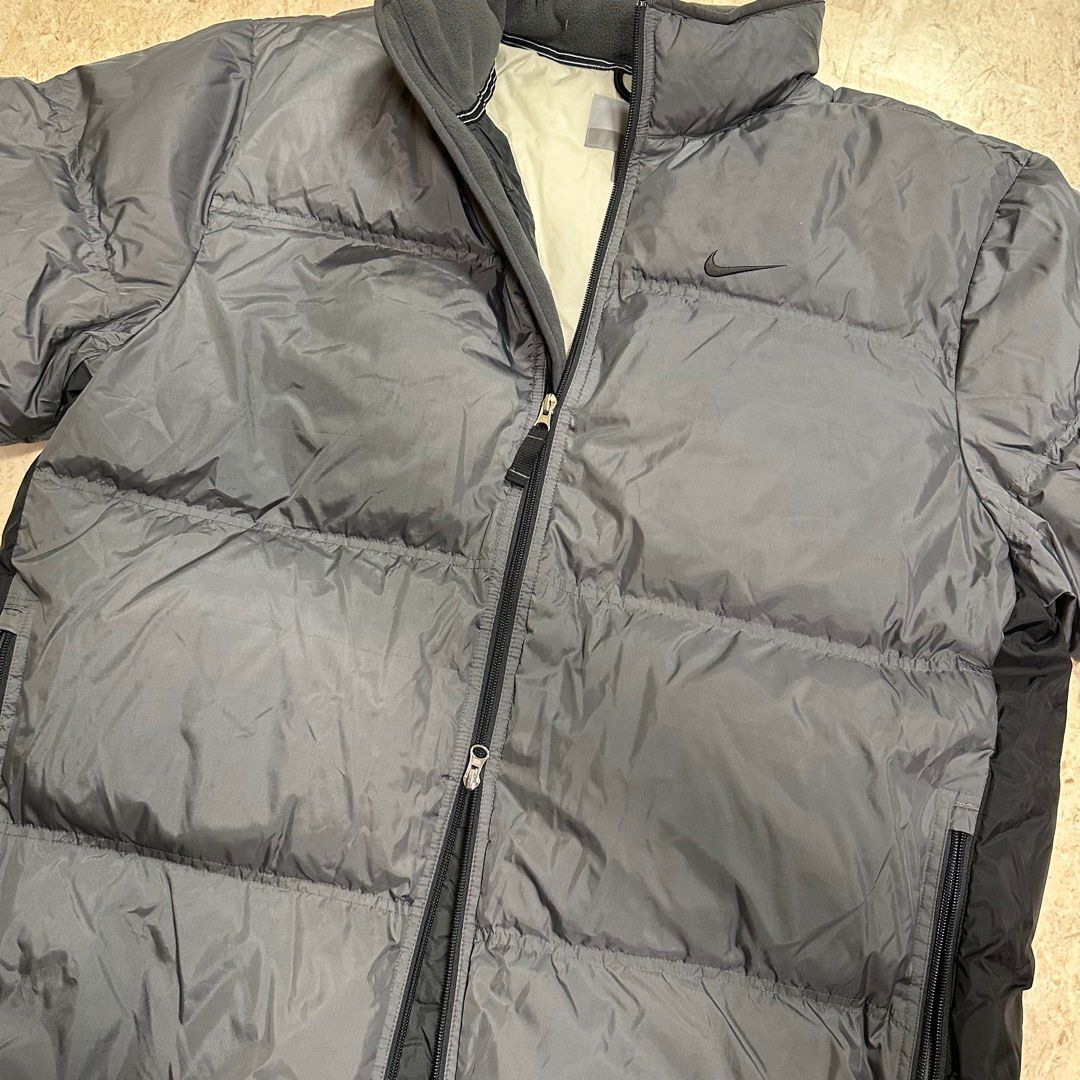 2000'S Nike padded puffer jacket, men's size M Nylon red type Vintage Second Hand