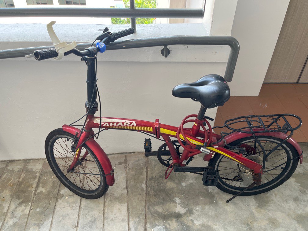 Well used foldable bicycle with 6 gear Sports Equipment Bicycles