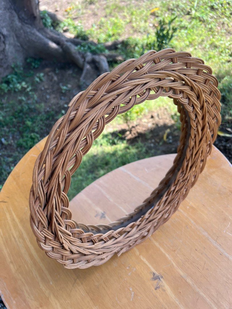 wicker hanging mirror (Category: Mirrors) located in Binan City. Submitted by annie_annie83 (Listing ID 1270297250, Image 3). Description: .