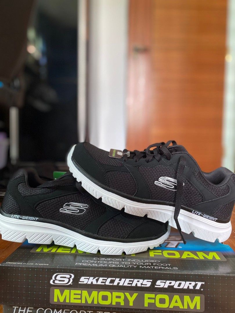 Skechers wit memory foam hotsell
