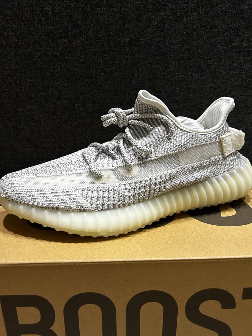 yeezy 350v2 static