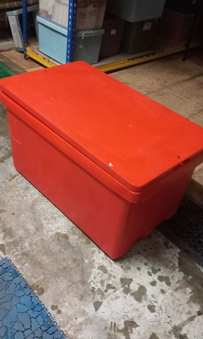 100L heavy duty cooler box / Ice box, Furniture & Home Living, Home