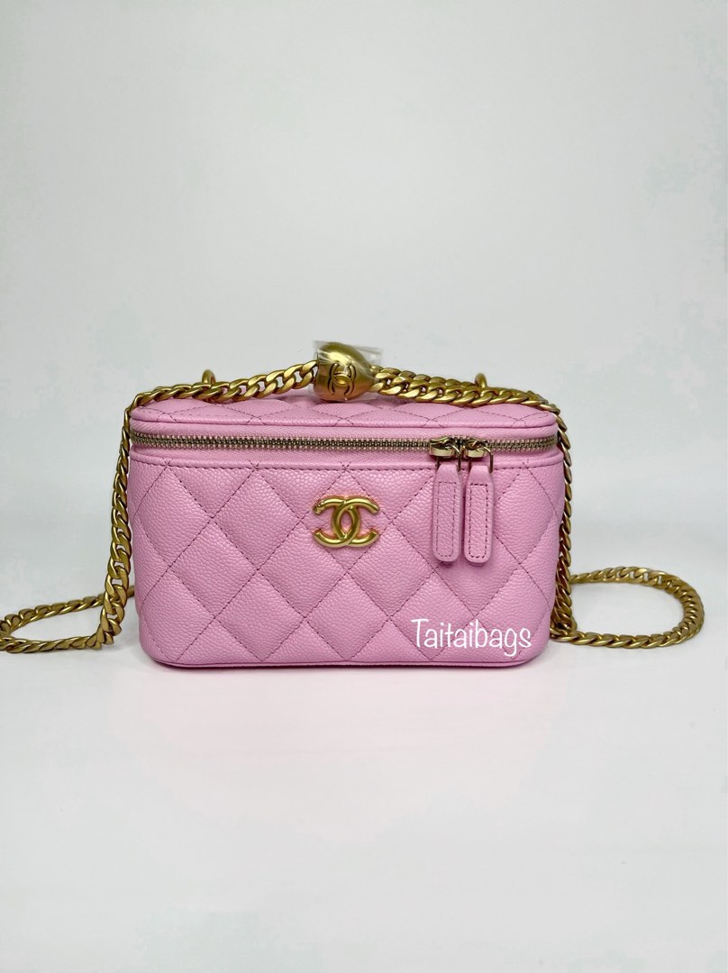 🔥 Below retail price! 23P Chanel Pink Vanity bag (Heart Pearl crush),  Luxury, Bags & Wallets on Carousell