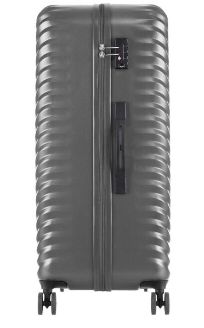 American tourister luggage, Hobbies & Toys, Travel, Luggage on Carousell