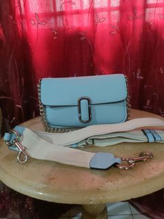 MARC JACOBS JELLY SNAPSHOT BAG IN TURQUOISE (TIFFANY BLUE).