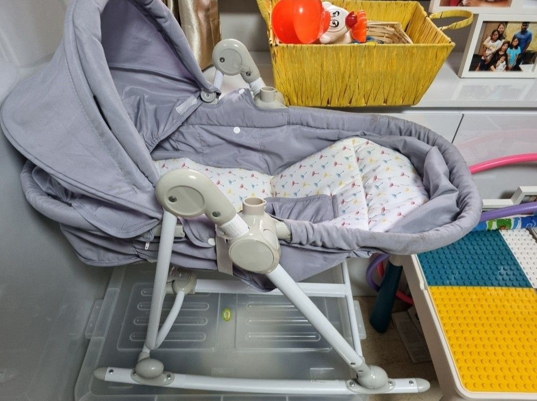 Lie flat clearance baby rocker