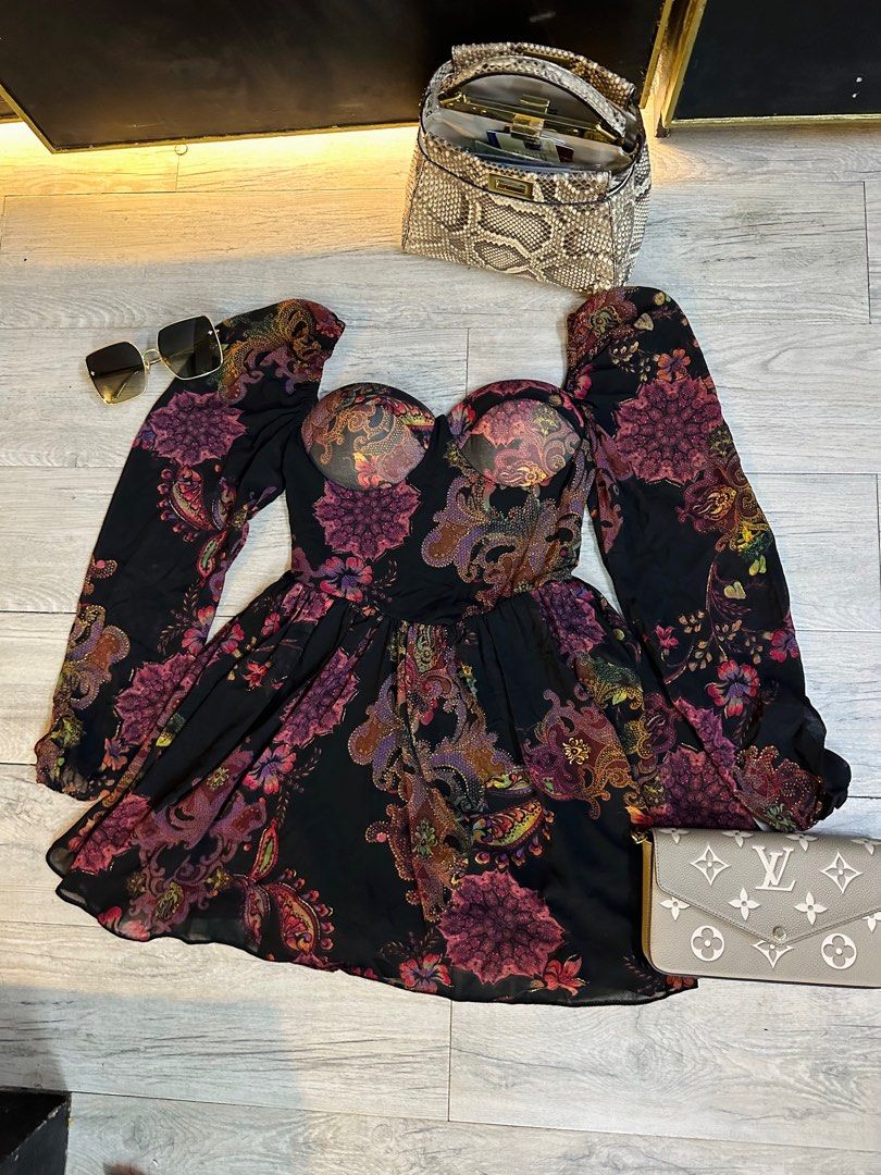 Black Backless Fairy Dress (Category: Dresses) located in Paranaque City. Submitted by teamjasny (Listing ID 1212809232, Image 1). Description: FAIRY DRESS ❤️ Backless ❤️ All available in small and medium size . Handpicked fabric and guaranteed high quality. Madami binebenta na fairy dresses na matigas ang tela, My dresses are not. Bagsak ang tela at makapal. Available colors: Red Green Pink Black Size: Small 22-26" Medium 27-30" Price 1,350 + sh