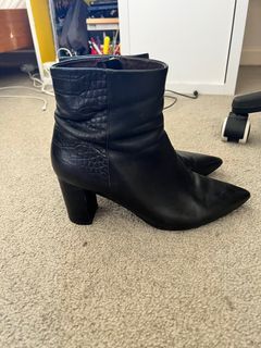 Black leather boots - size 38