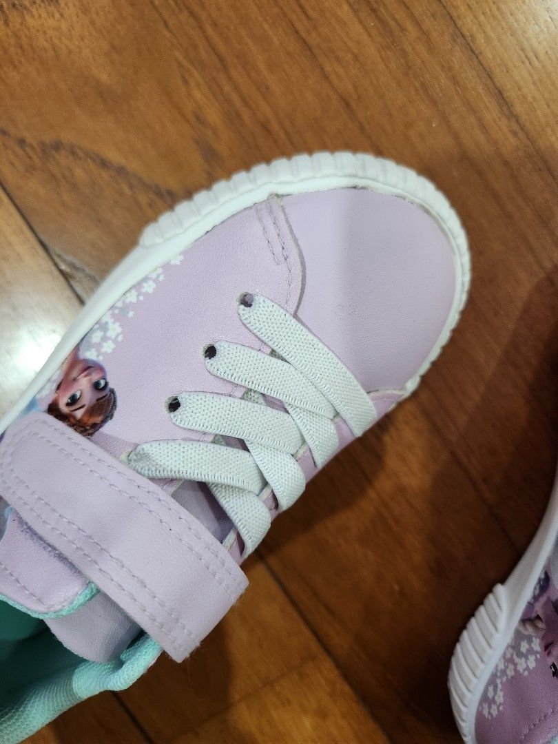 BN size 26 H M Shoes disney frozen sneakers purple elsa anna olaf