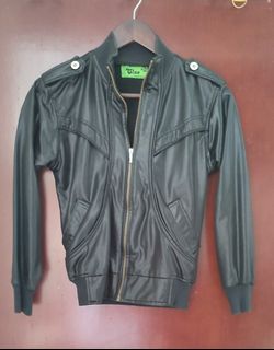 (Kategori: ) berada di . Dikirim oleh clothesnew_preloved (ID iklan 1212694063, Gambar 1). Deskripsi: .