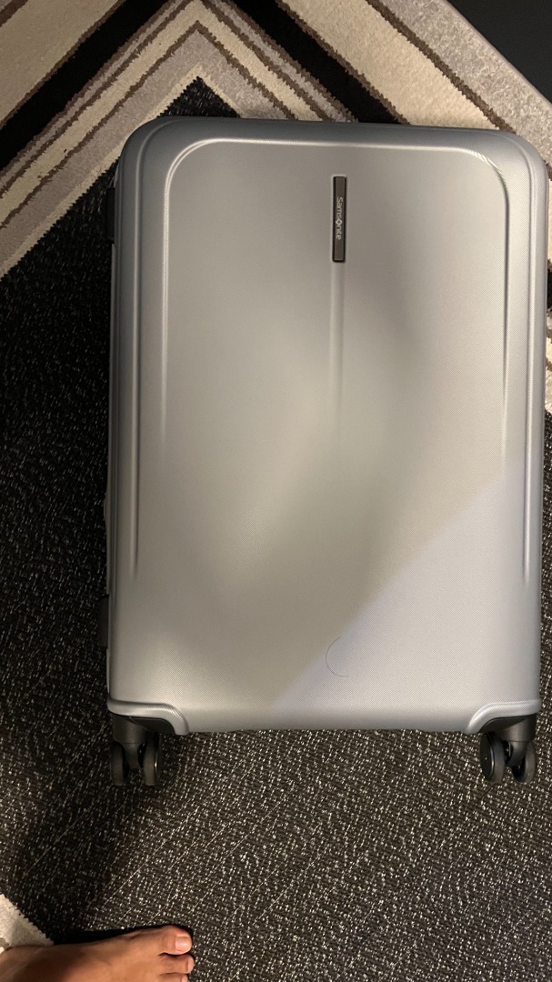 Brand New Samsonite T5 68 25 spinner with built in scale Grey