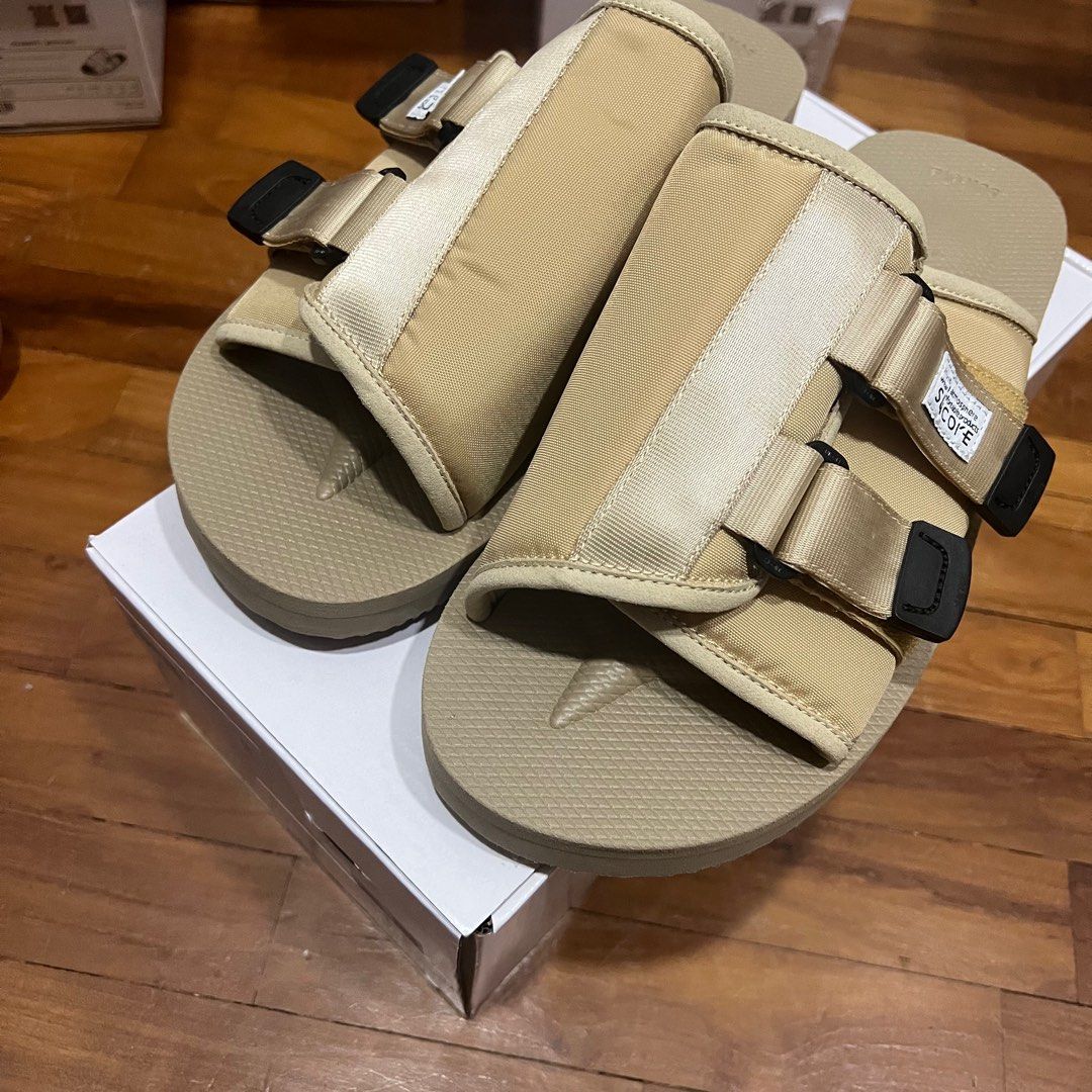 Kaws suicoke store