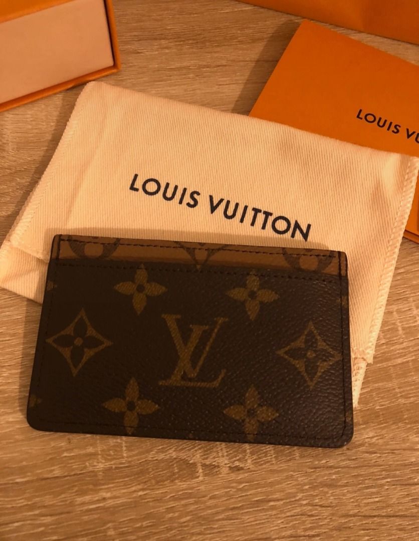 Card Holder Verso (Category: Wallets & Card Holders) located in Santa Rosa. Submitted by Theaffluenceph (Listing ID 1212765416, Image 3). Description: Like New 2022 Comes with Original receipt, dustbag and box.